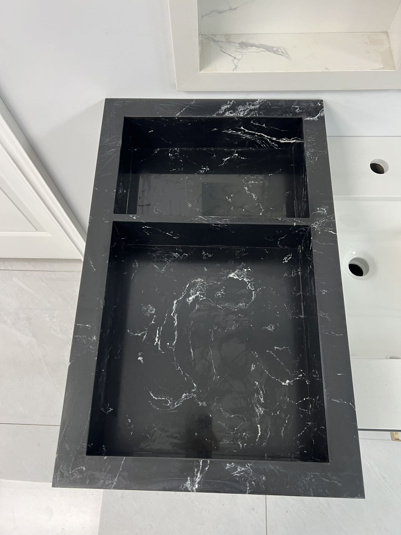 Shampoo Niche with shelve