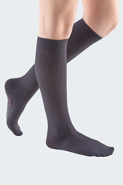 Medi-D040532 - MediCanada Vitality AD Black Herringbone CCL0 15-20mmHg Size II Std Length ClimaFresh Latex-Free Medi-D040532 - MediCanada Vitality AD Black Herringbone CCL0 15-20mmHg Size II Std Length ClimaFresh Latex-Free